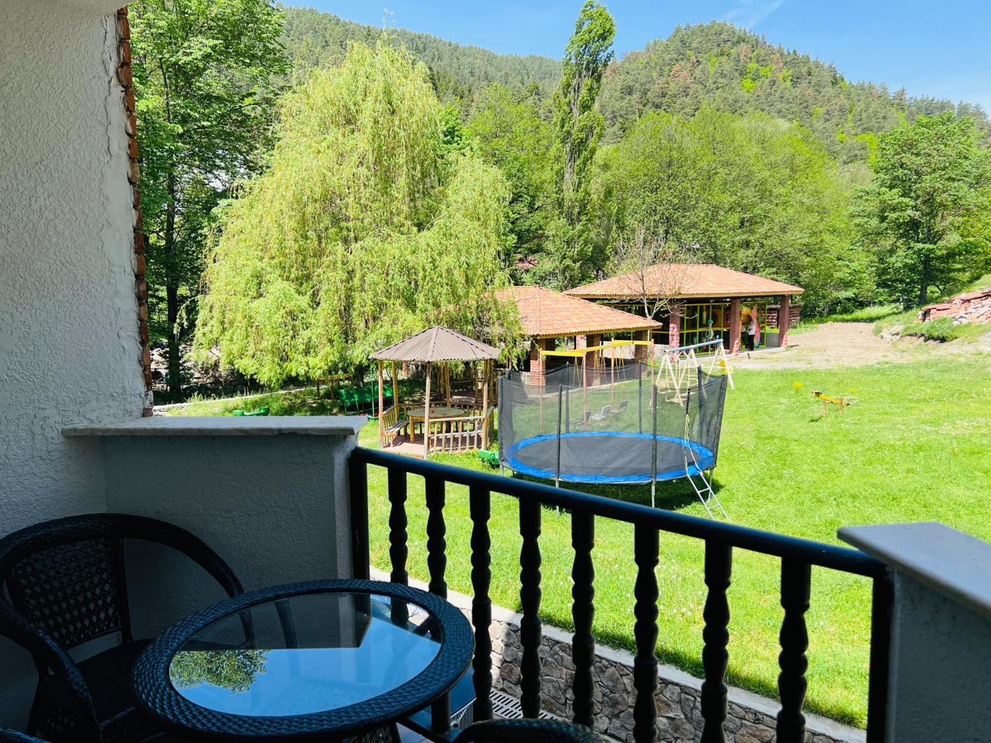 Hotel Iveria Abastumani Buitenkant foto